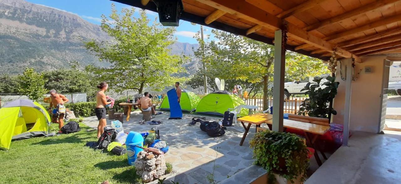 Bujtina Peshtan Guesthouse&Camping Tepelene Екстериор снимка