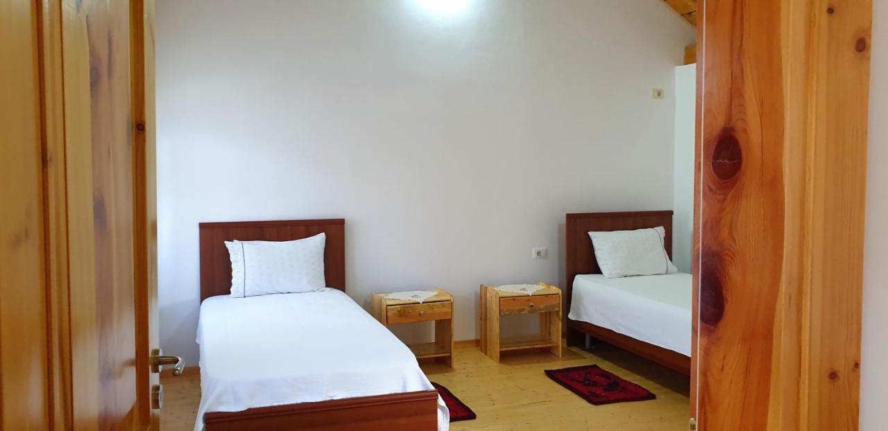 Bujtina Peshtan Guesthouse&Camping Tepelene Екстериор снимка