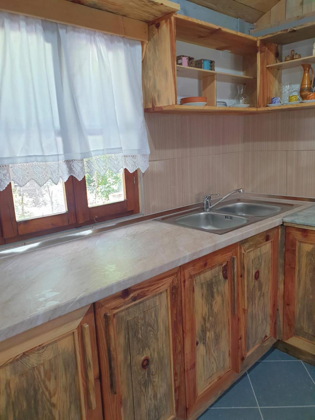 Bujtina Peshtan Guesthouse&Camping Tepelene Екстериор снимка