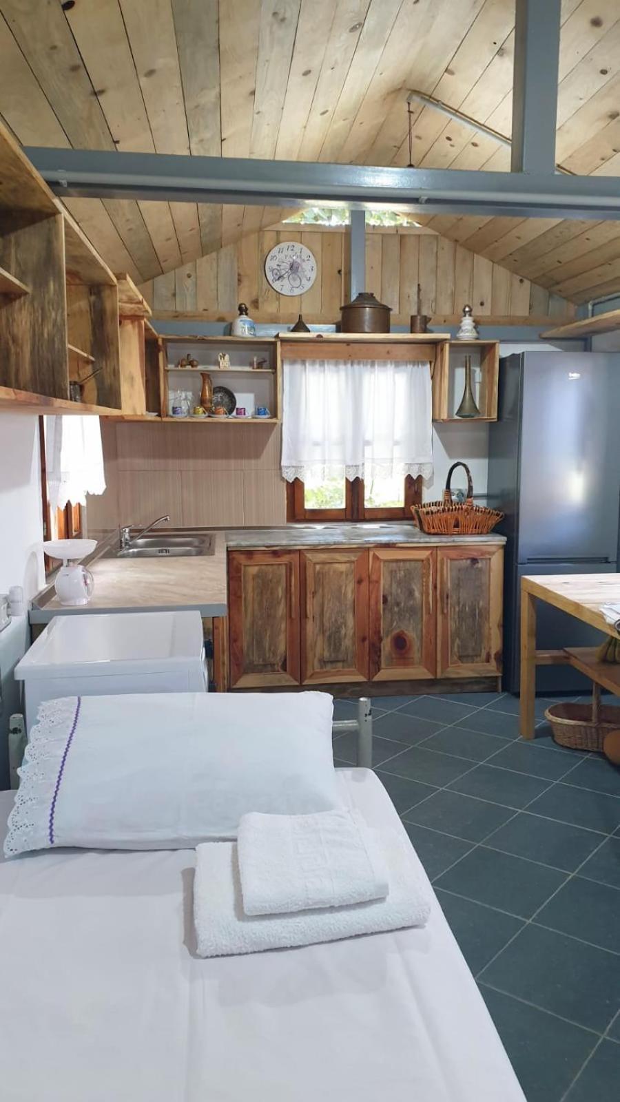 Bujtina Peshtan Guesthouse&Camping Tepelene Екстериор снимка