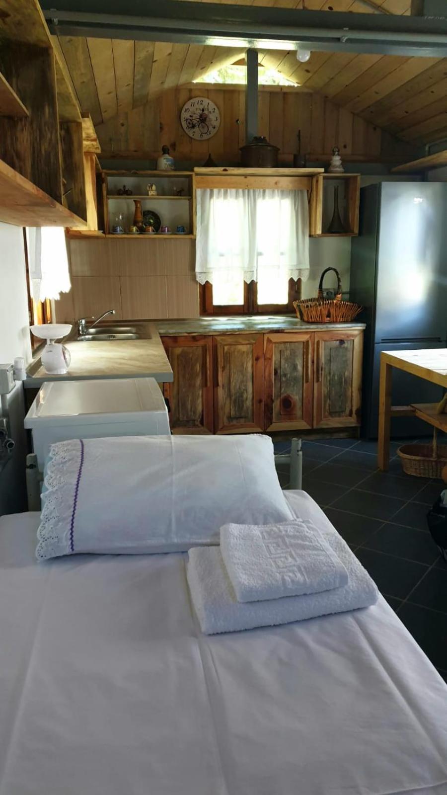 Bujtina Peshtan Guesthouse&Camping Tepelene Екстериор снимка